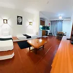 Nova T1 Rua Da Oura شقة *