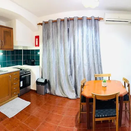 Nova T1 Rua Da Oura *